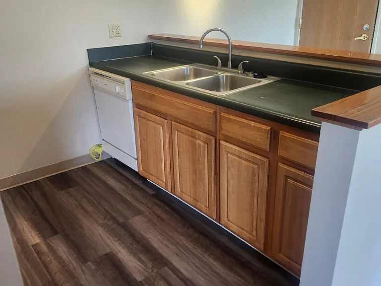 410 13th Ave NW #14 — Photo 6
