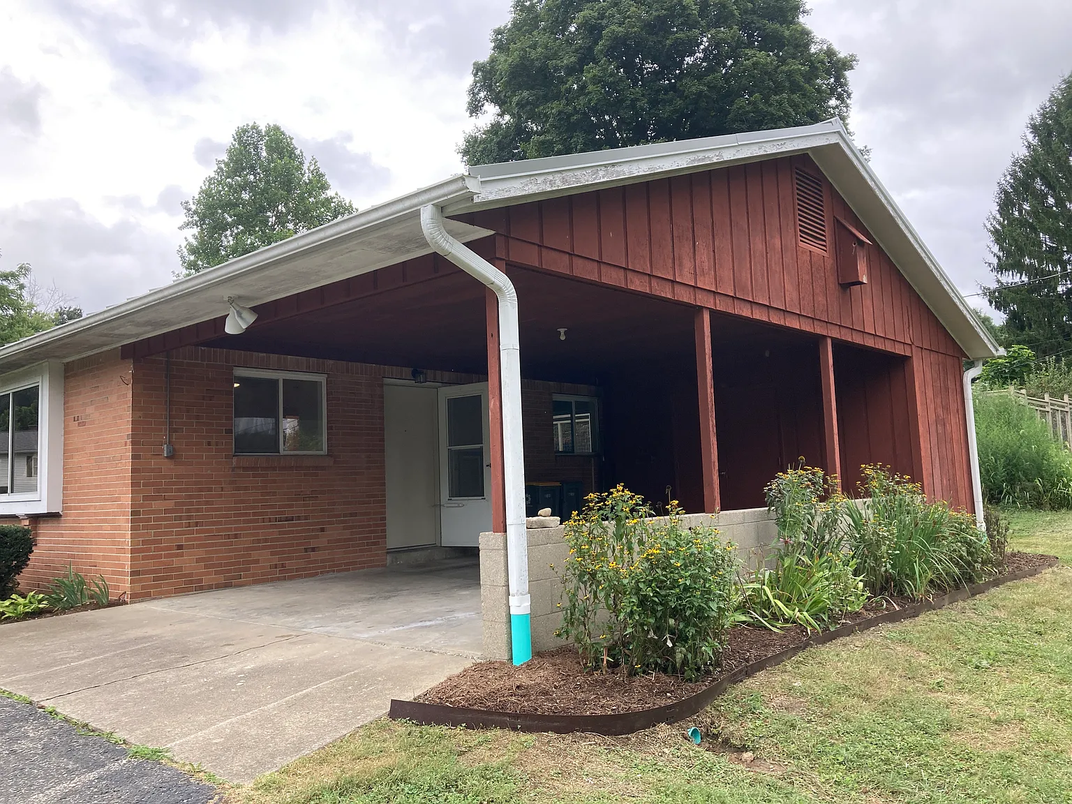 2 bed, 590 sqft, $1,600 — Photo 3