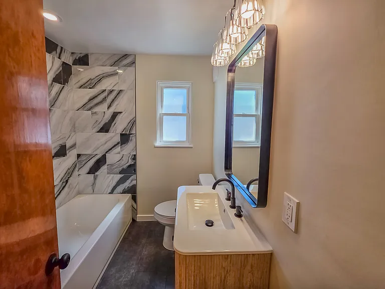 1323 Lincoln Way — Photo 16