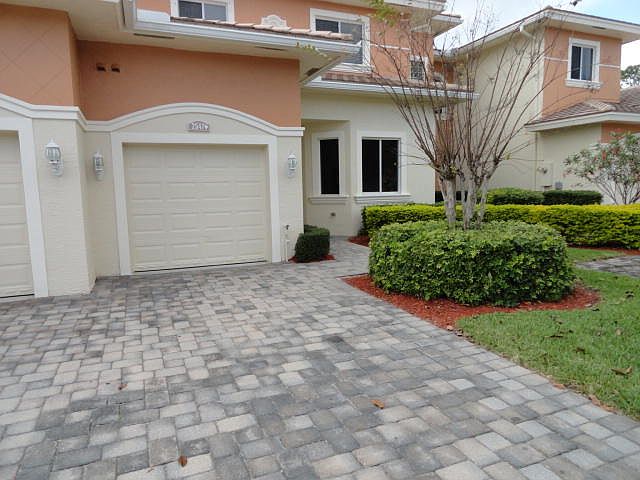 1st image of 2547 Stockbridge Sq SW