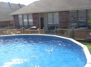 808 Elm Creek Dr, Moore, OK 73160