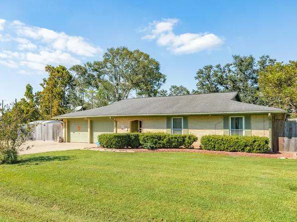 229 Yaupon Dr, Brazoria, TX 77422