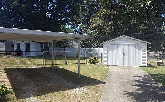 3rd image of 1118 E Park Dr