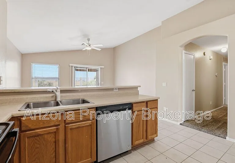 8118 N 112th Ave — Photo 13