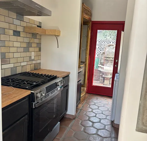 1802 N Raymond Ave — Photo 5