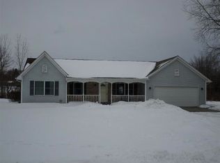 1185 Alice Dr, Lapeer, MI 48446