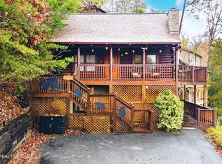 716 Golden Eagle Way, Pigeon Forge, TN 37863