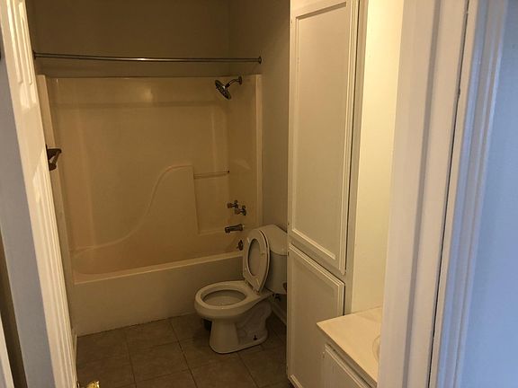 4th image of 1737 N Tallowood Dr
