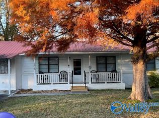 308 Bobwhite Dr SW, Decatur, AL 35601