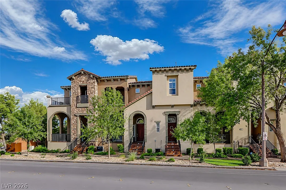2 bed, 2.5 bath, 1634 sqft, $2,800 — Photo 1