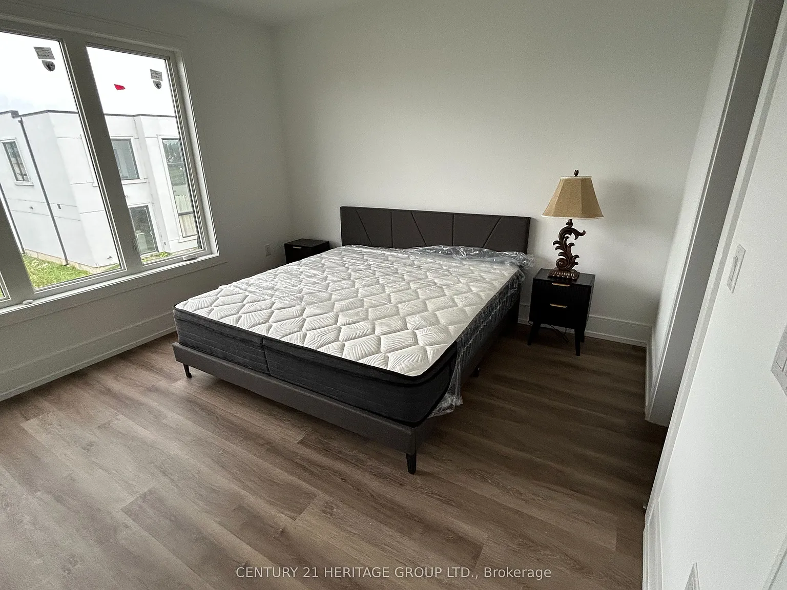 3 bed, $3,100 — Photo 2