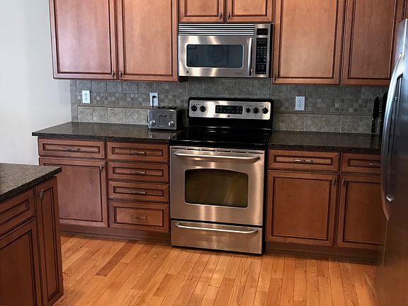 4th image of 923 Chara Ln