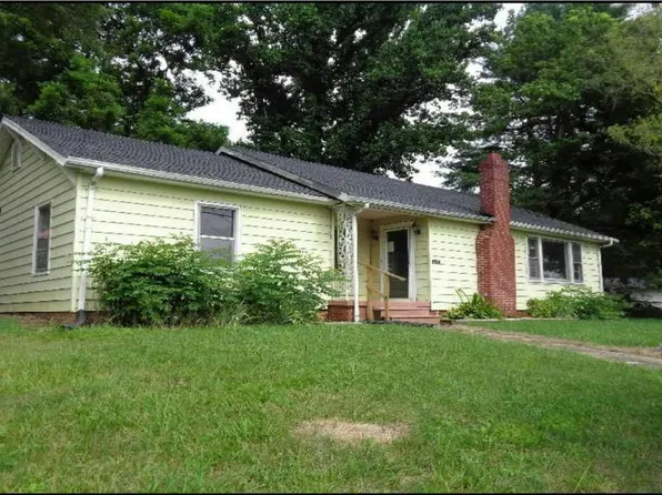 307 Yancey St, Marion, NC 28752