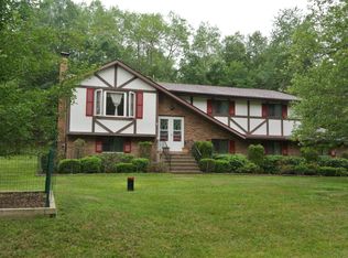 2115 Vista Cir, East Stroudsburg, PA 18302