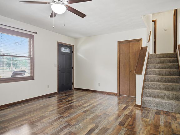 3rd image of 360 Allan Ave