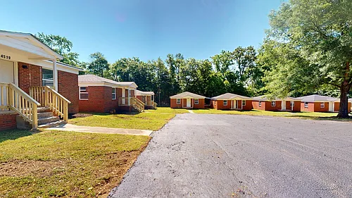 Two bedroom apartment for $1199 per month ~5 minutes from the Airport in a quaint and quiet commu... Photo 1