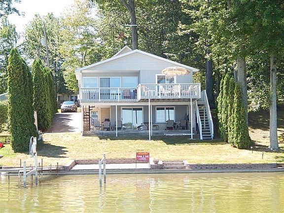 3rd image of 1027 Hess Lake Dr