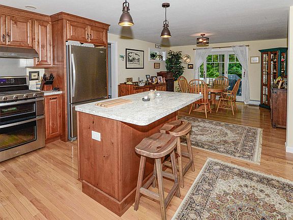 2nd image of 86 Brookstone Lane