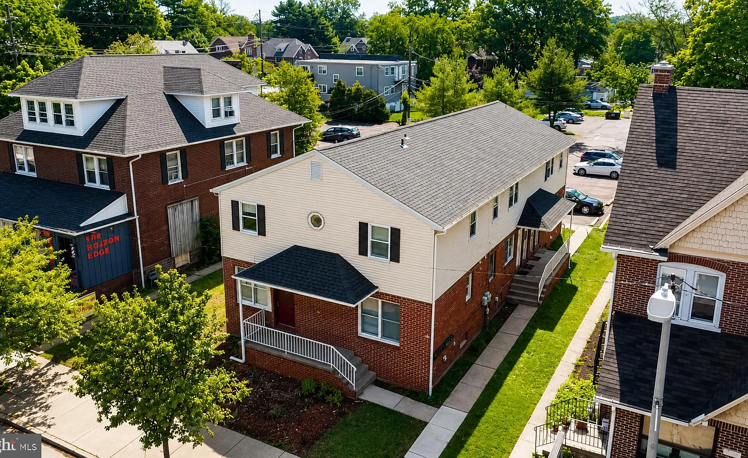2 bed, 1.5 bath, $2,150 — Photo 2