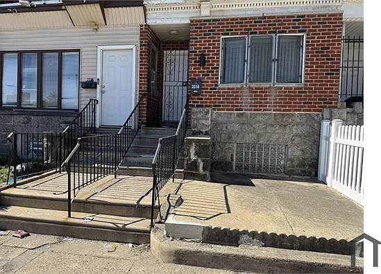 4 bed, 1500 sqft, $2,250 — Photo 2