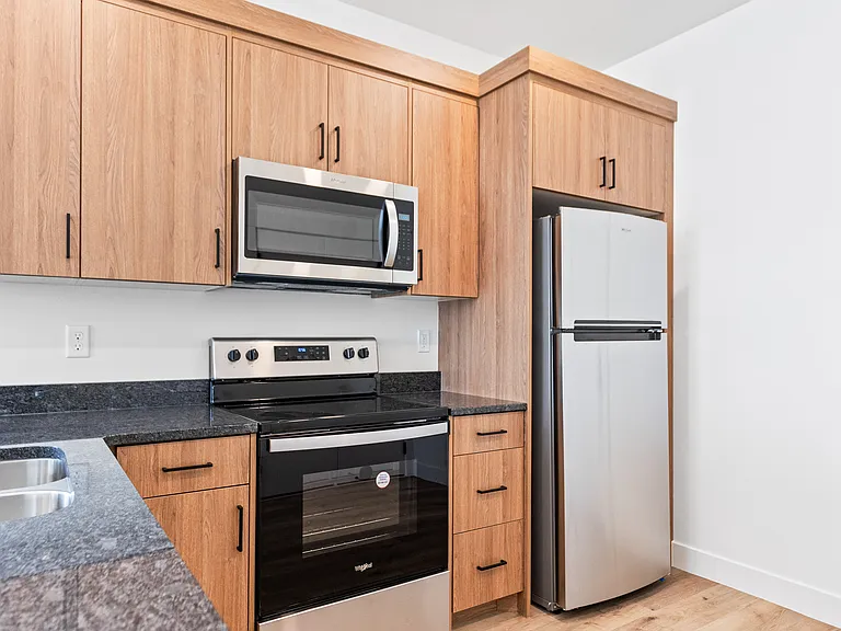 172 N 400 W #8 — Photo 8
