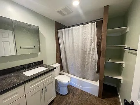 120 E Clark St — Photo 9