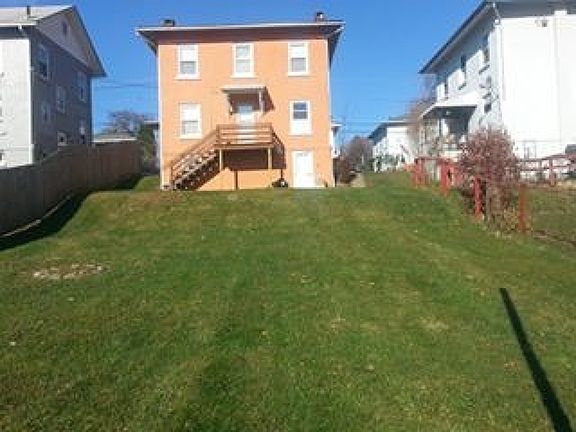 3rd image of 562 Arlington Ave