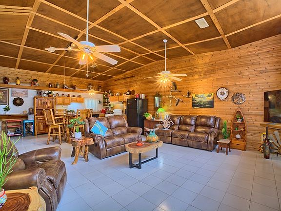 5th image of 389 Lakeland Cir