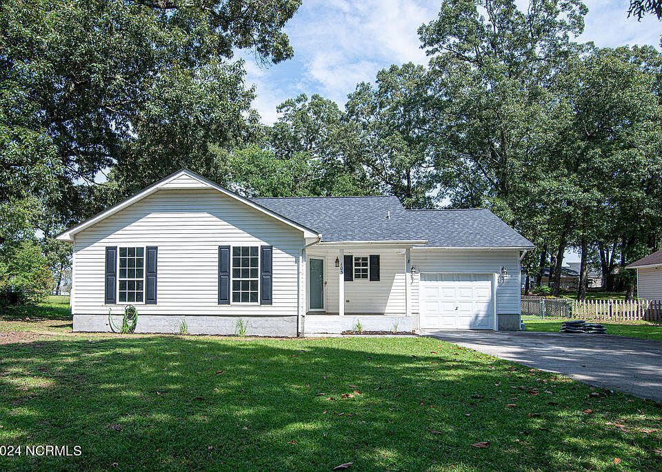 1st image of 103 Carriage Hills Ct