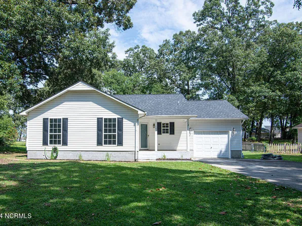 103 Carriage Hills Ct, Richlands, NC 28574