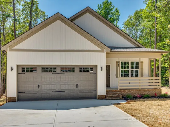936 Jackson Rd, Fort Lawn, SC 29714