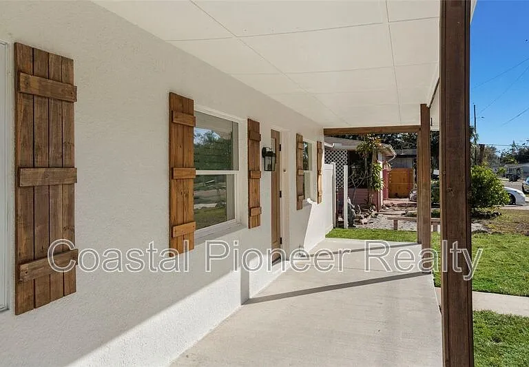 6710 S Cortez Ave — Photo 3