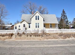 1616 E Erskine St, Pierre, SD 57501