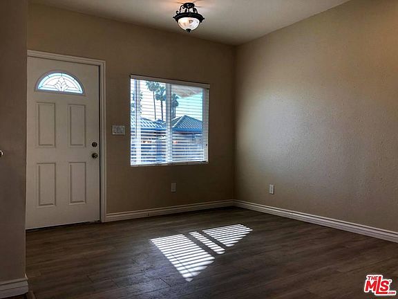 2nd image of 2939 Sunrise St