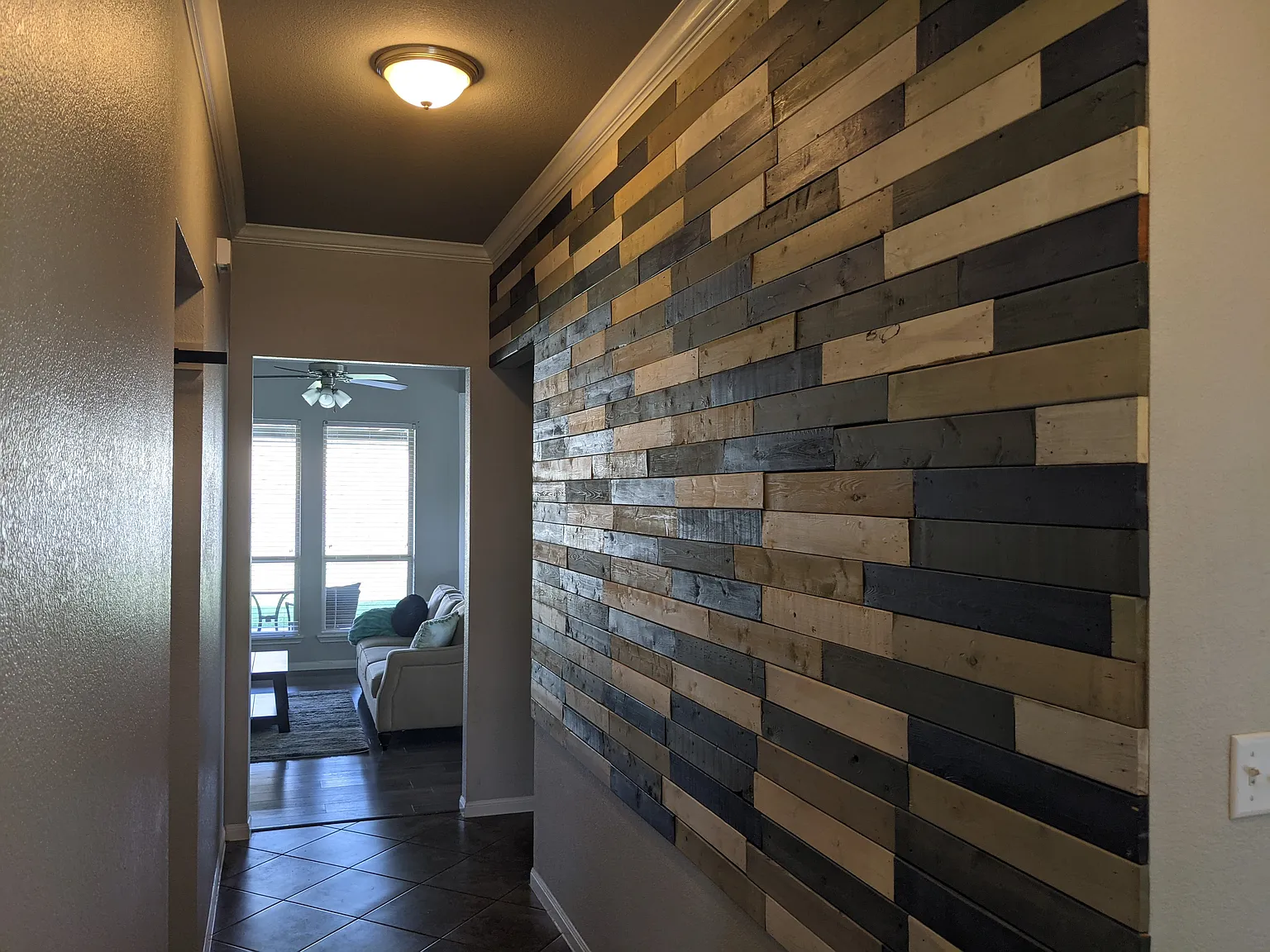 4 bed, 1644 sqft, $1,900 — Photo 2