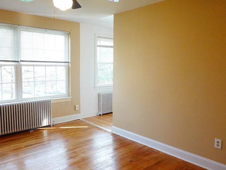 8400 Greenwood Ave — Photo 38