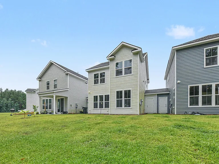 341 Chapman Cir — Photo 27
