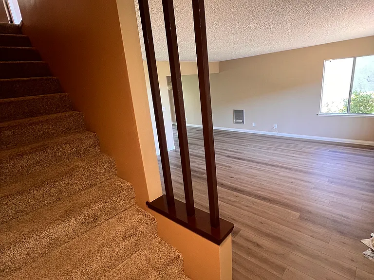715 Colina Ln #B — Photo 16