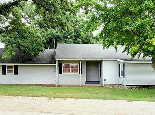 1587 W South Rd, Delphi, IN 46923
