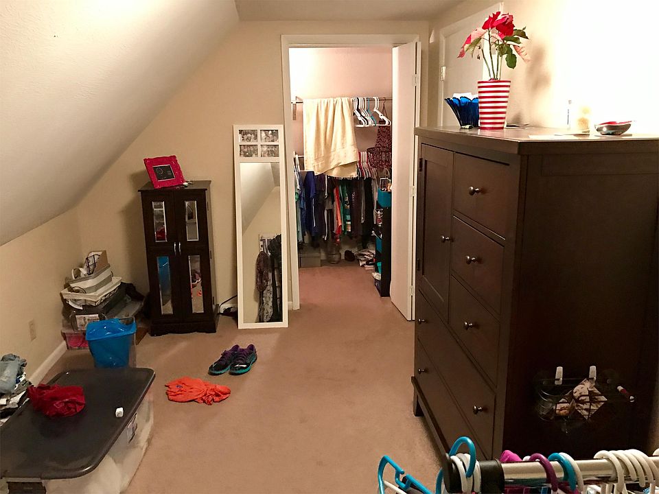 2nd image of 1121 8th St #3