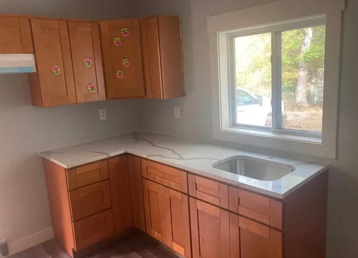 3 bed, $2,100 — Photo 2