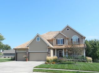 10311 Spyglass Dr, Omaha, NE 68136