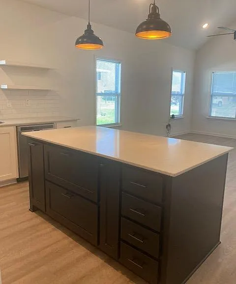 836 Gibbard Ave — Photo 3