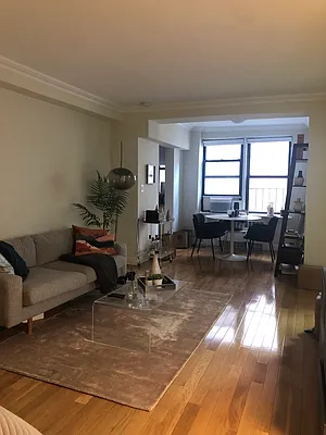 Rented by Stonehenge NYC LLC | media 7