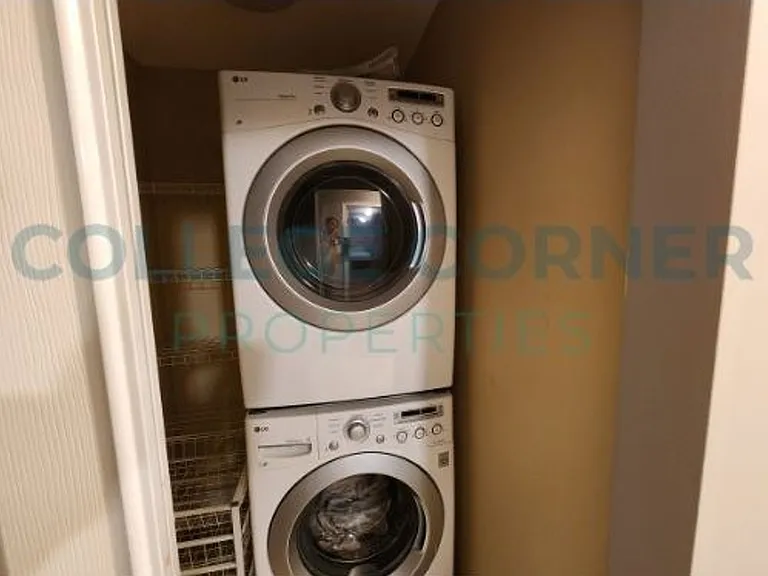639 S Poplar St #C — Photo 34
