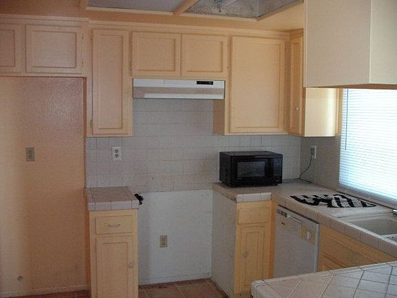 3rd image of 14552 Cholla Dr