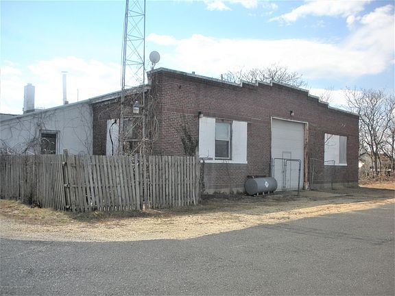 4th image of 610 Norwood Ave