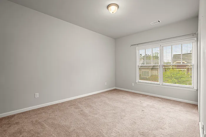 427 Suwanee Park Ter — Photo 35