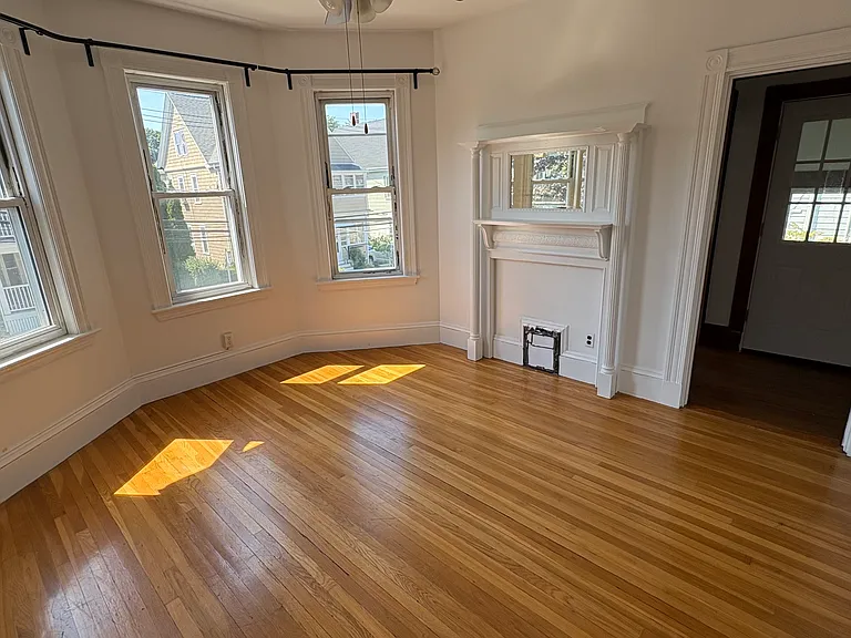 32 Etna St #2 — Photo 9
