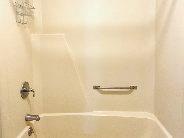 23 Pearl St #5 — Photo 4